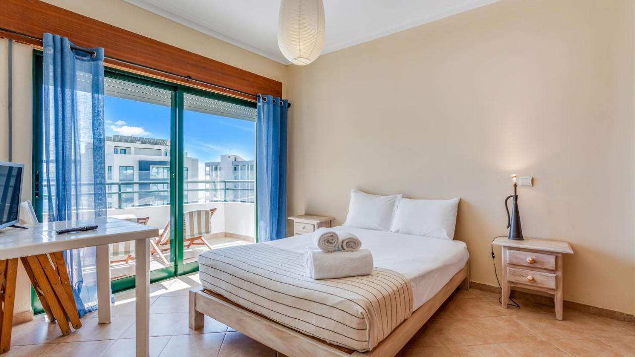 Sea View W/ Balcony By Lovelystay Quarteira
