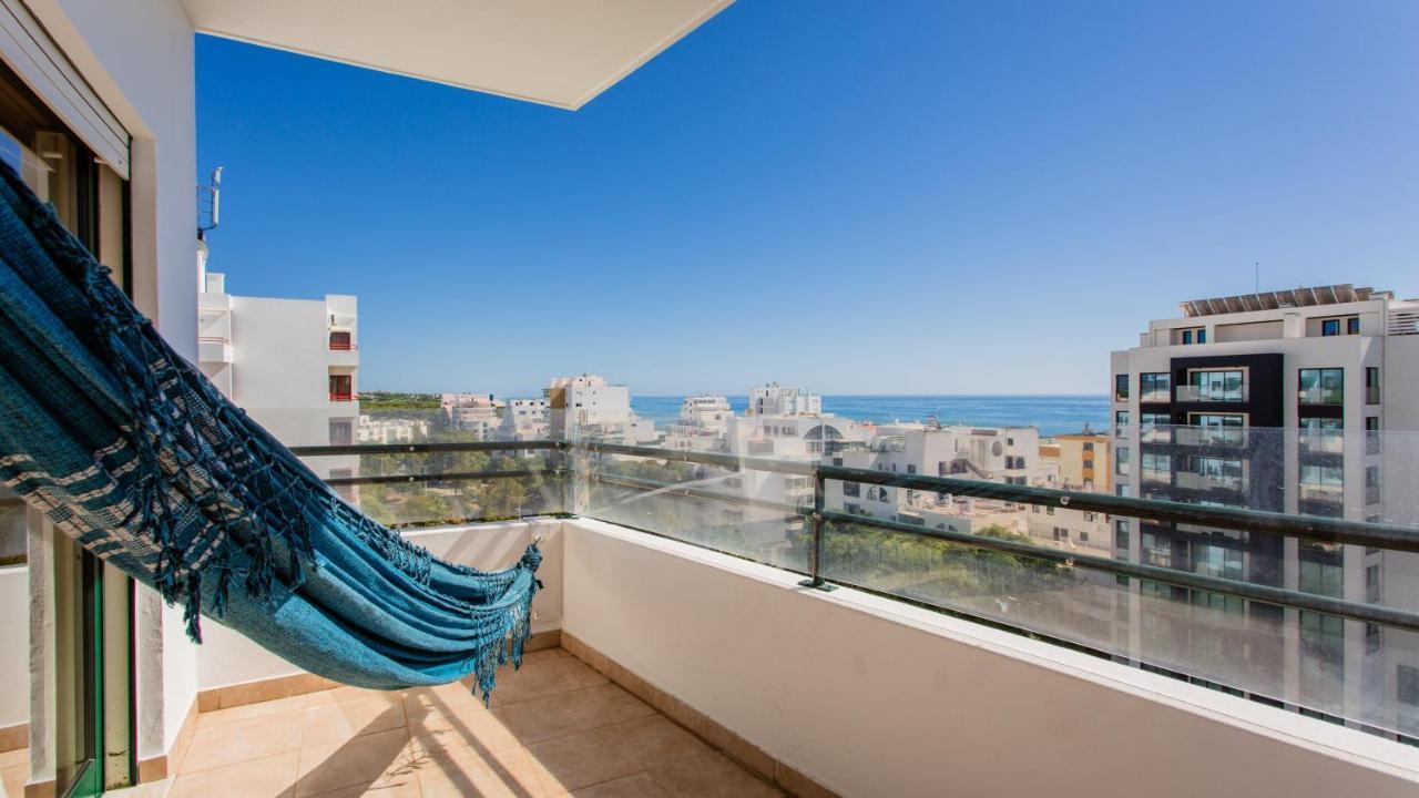 Sea View W/ Balcony By Lovelystay Apartment